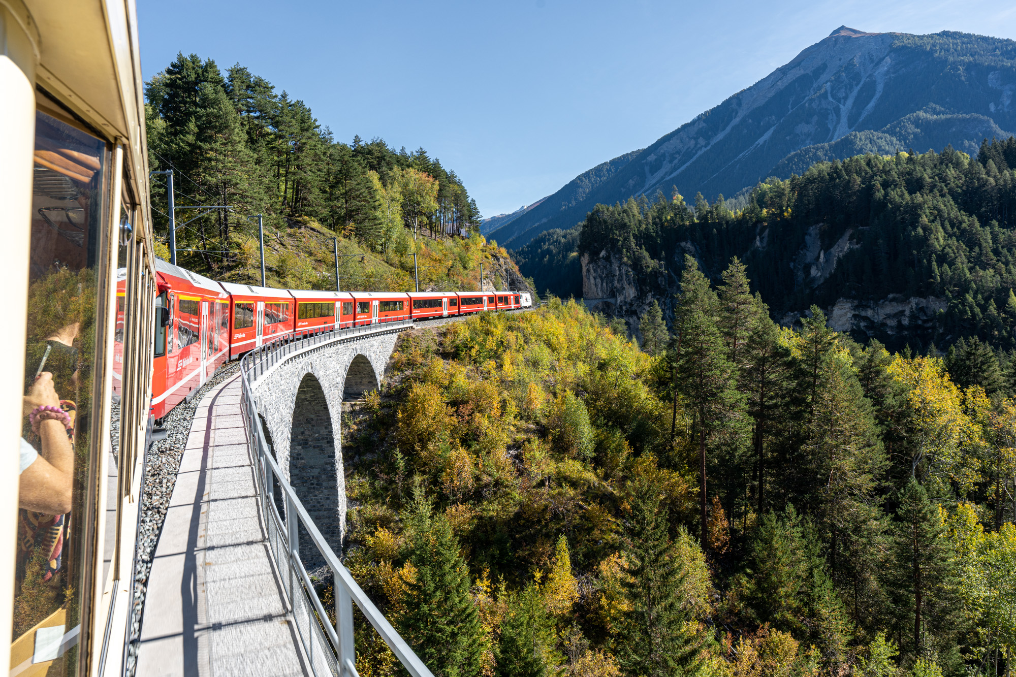 Alpine Classic Pullman Wagen der Rhätische Bahn – Albulalinie || MICE Ladies Business & Balance St. Moritz // Bild: peerkolberg.de