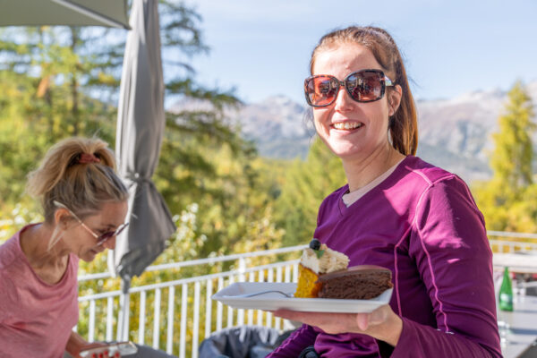 Kuchen im Hotel Saratz || MICE Ladies Business & Balance St. Moritz Engadin // Bild: peerkolberg.de Kuchen im Hotel Saratz || MICE Ladies Business & Balance St. Moritz Engadin // Bild: peerkolberg.de