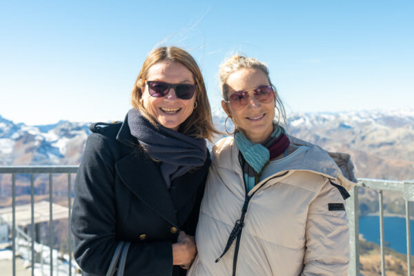 MICE Ladies auf der Corvatsch Bergstation (3.303 m) || MICE Ladies Business & Balance St. Moritz Engadin // Bild: peerkolberg.de MICE Ladies auf der Corvatsch Bergstation (3.303 m) || MICE Ladies Business & Balance St. Moritz Engadin // Bild: peerkolberg.de