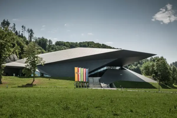 MICE Ladies Yoga Culture RETREAT Kufstein Erl_Erler Festspielhaus_01 Bild: Lolin