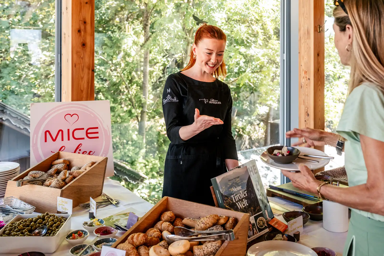 Kulinarische Inspiration mit Viktoria Fahringer Viktoria Fahringer richtet kleine Gerichte für die MICE Ladies an