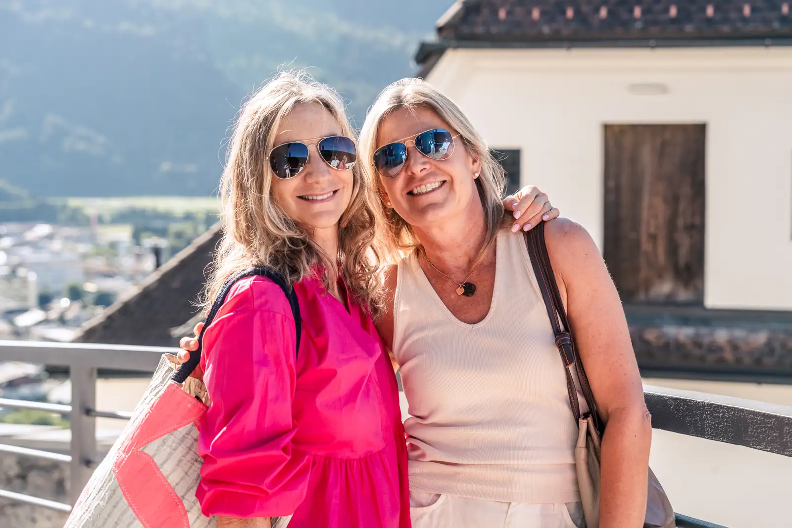 Gruppenmoment auf der Festung Kufstein Gruppenfoto der Retreat-Teilnehmerinnen auf der Festung Kufstein